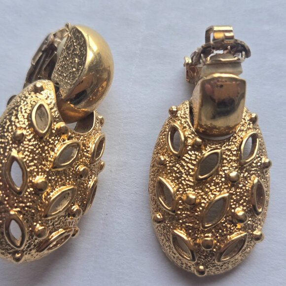 Vintage BUTLER Brutalist style Clip On Earrings - Picture 4 of 4